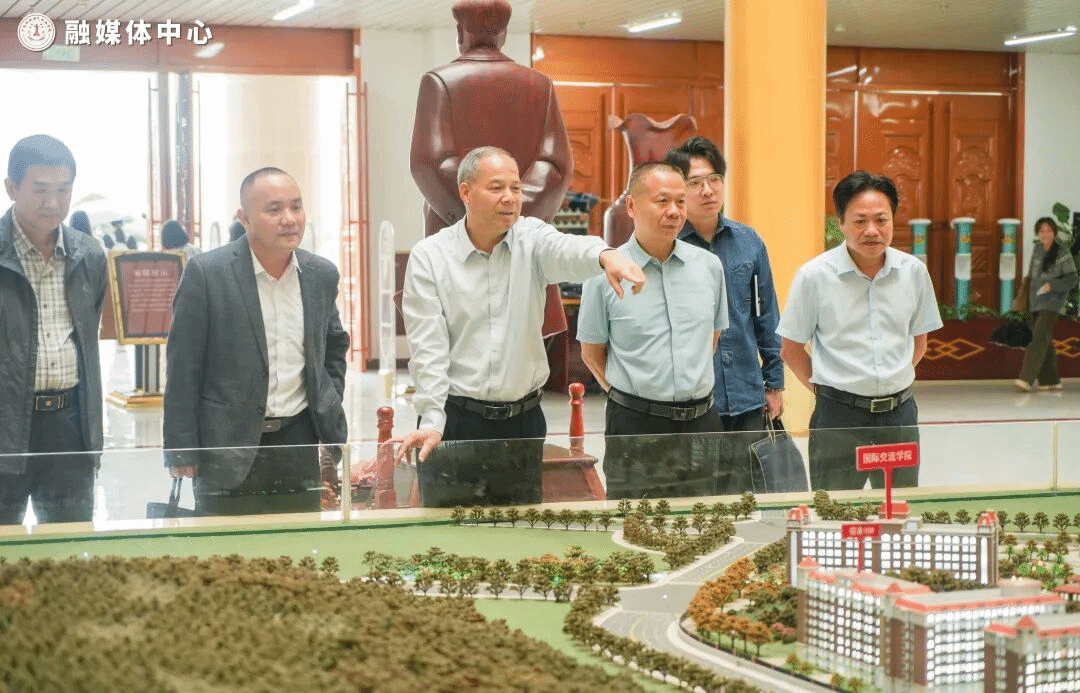 两学院党委书记率队到访广东亚视演艺职业学院